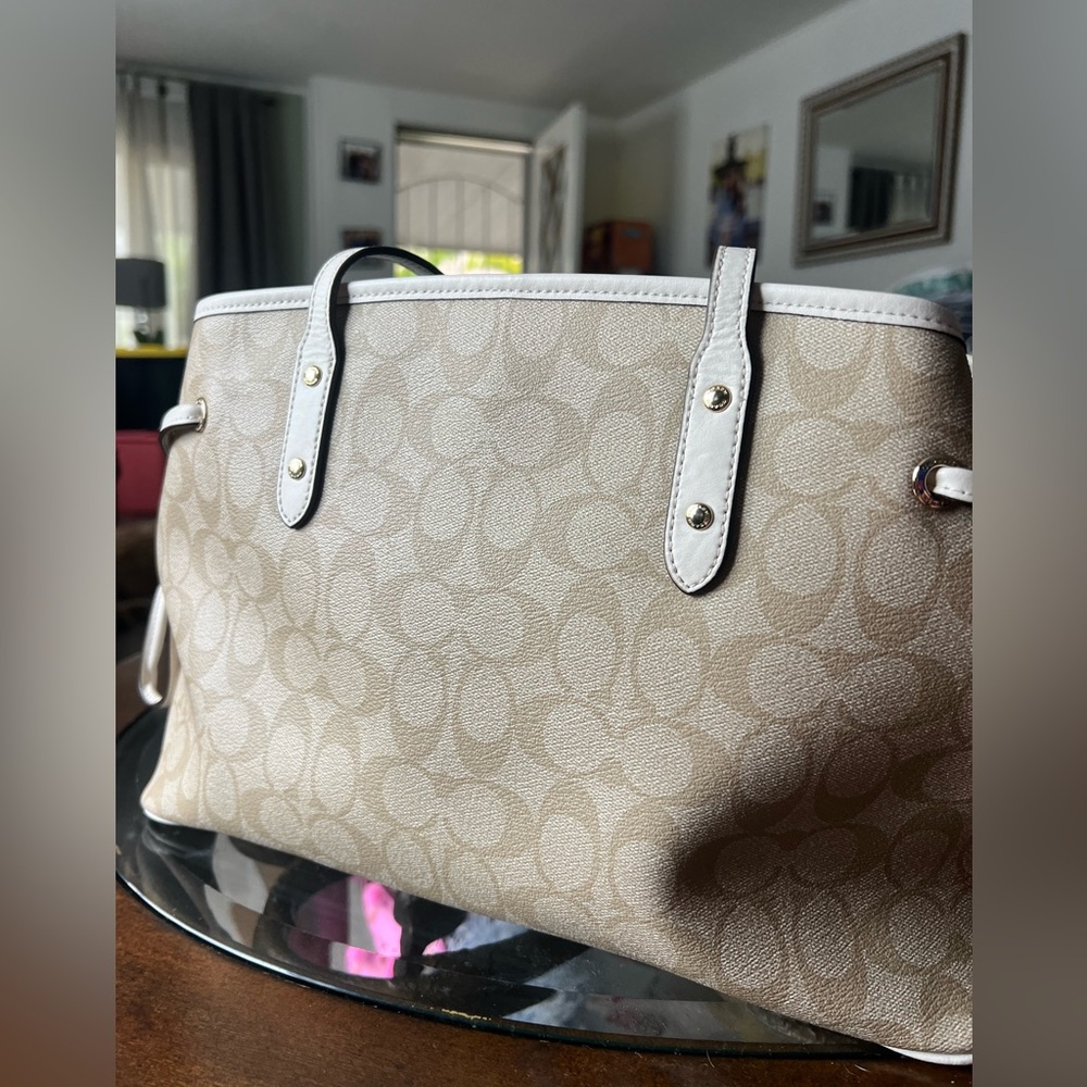 Coach Drawstring Carryall Bag - Picture 8 of 8